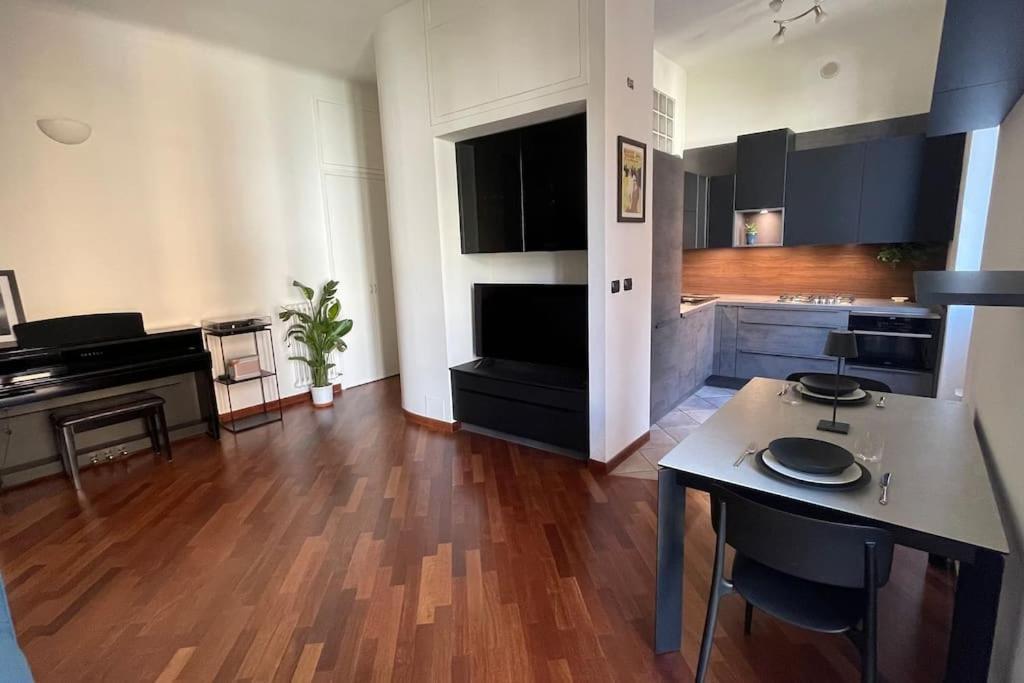 "Iris" Milano Lunigiana In Stazione Centrale Apartment Ngoại thất bức ảnh
