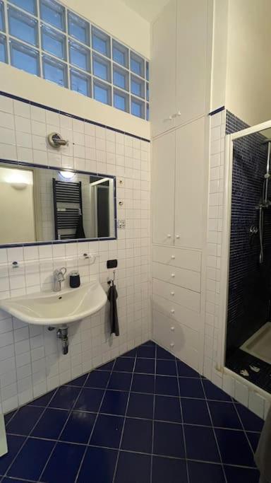 "Iris" Milano Lunigiana In Stazione Centrale Apartment Ngoại thất bức ảnh