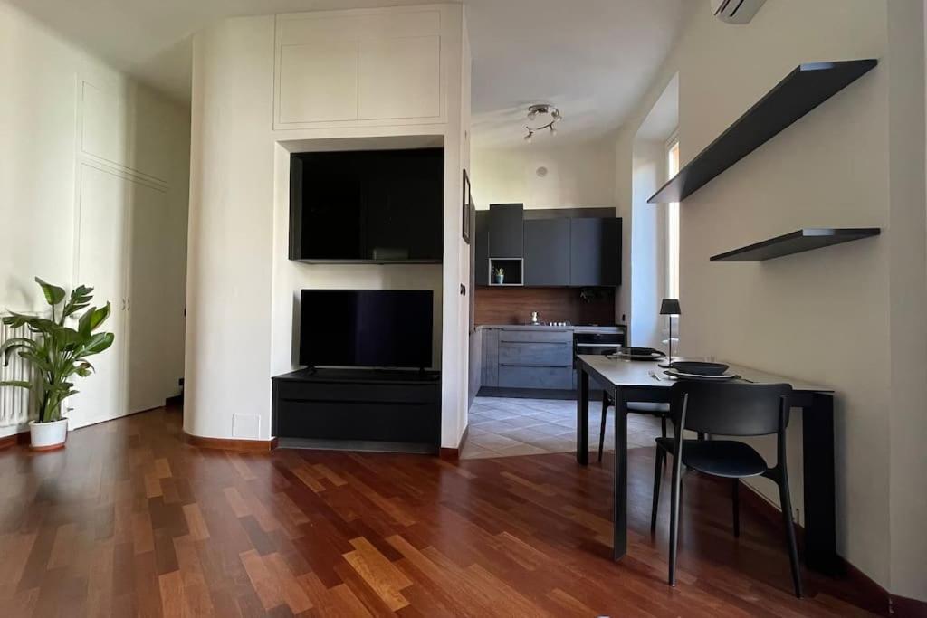 "Iris" Milano Lunigiana In Stazione Centrale Apartment Ngoại thất bức ảnh